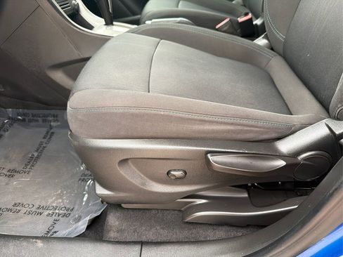 Used 2016 Chevrolet Trax LT w/ LT Sun and Sound Package image 19