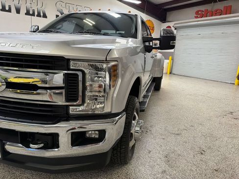 Used 2019 Ford F350 XLT w/ XLT Premium Package AWD/4WD image 13