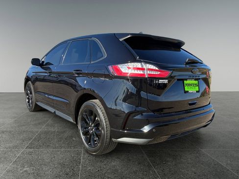 Certified 2024 Ford Edge SE w/ Black Appearance Package image 4