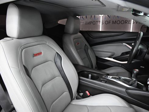 Used 2016 Chevrolet Camaro SS RWD image 26