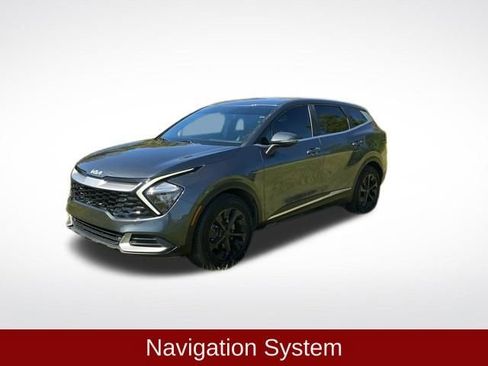 Used 2023 Kia Sportage EX image 3