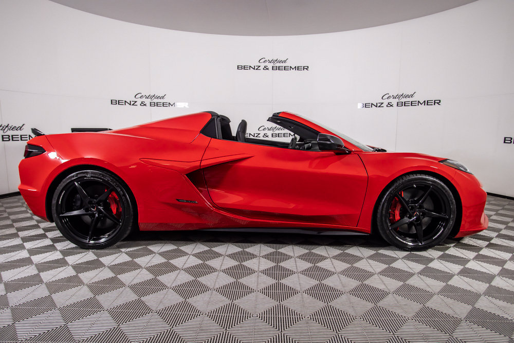 Used 2025 Chevrolet Corvette E-Ray w/ Stealth Interior Trim Package AWD/4WD image 4