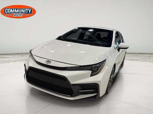 Used 2021 Toyota Corolla SE image 2