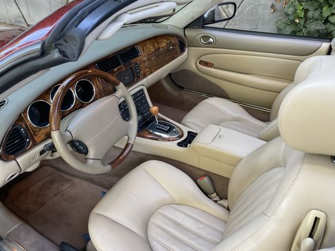 Used 2004 Jaguar XK8 Convertible RWD image 6