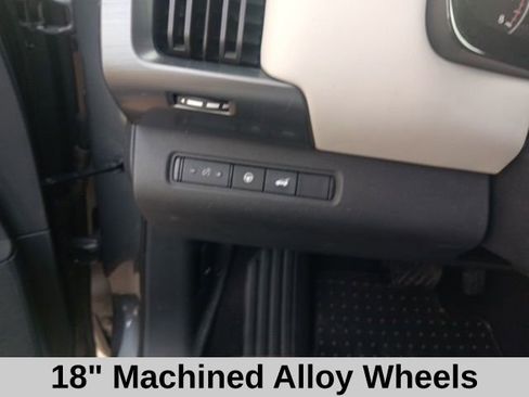 Used 2023 Nissan Pathfinder SL image 14