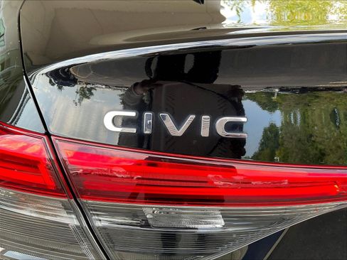 Used 2023 Honda Civic Touring image 23