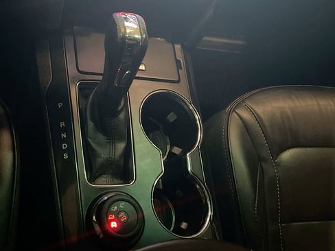 Used 2017 Ford Explorer Platinum image 20