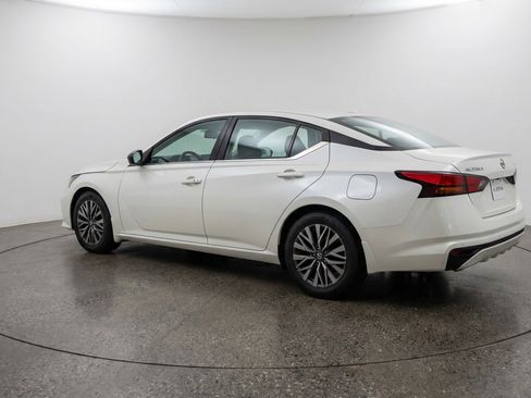 Used 2025 Nissan Altima 2.5 SV image 6