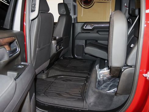 Used 2025 GMC Sierra 3500 SLT w/ SLT Premium Package image 69