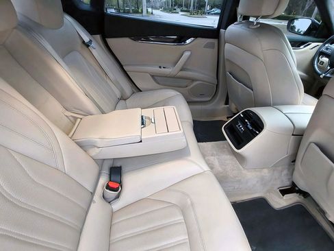 Used 2017 Maserati Quattroporte GTS GranLusso RWD image 11
