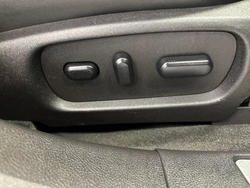 Used 2016 Ford Taurus Limited FWD image 22