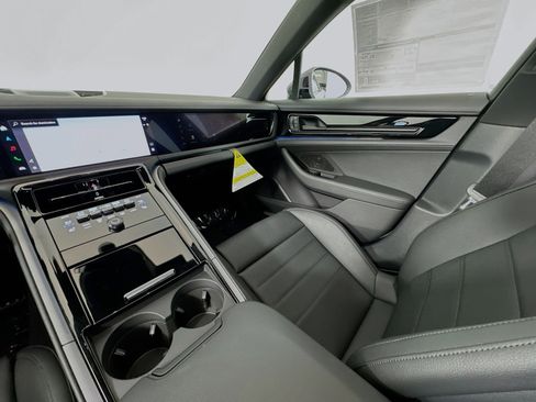 New 2025 Porsche Panamera image 22