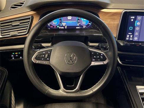 Certified 2024 Volkswagen Atlas SE image 19