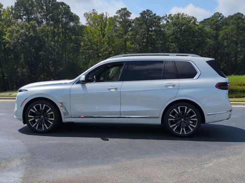 Certified 2025 BMW X7 xDrive40i w/ Executive Package AWD/4WD image 7