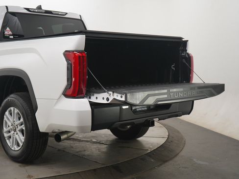 Used 2025 Toyota Tundra SR5 AWD/4WD image 11