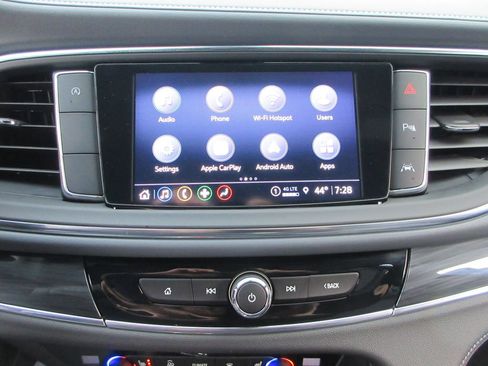 Used 2023 Buick Enclave Essence image 29