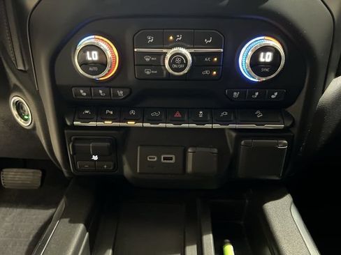 Used 2019 GMC Sierra 1500 AT4 w/ AT4 Premium Package AWD/4WD image 17