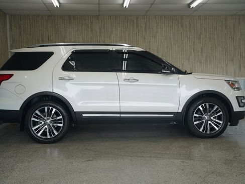 Used 2016 Ford Explorer Platinum AWD/4WD image 6