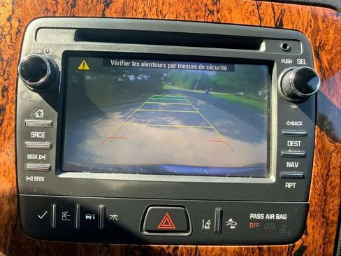 Used 2014 Chevrolet Traverse LTZ FWD image 23