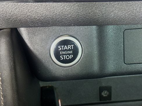 Used 2022 Nissan Rogue Platinum w/ Head-Up Display Package image 21