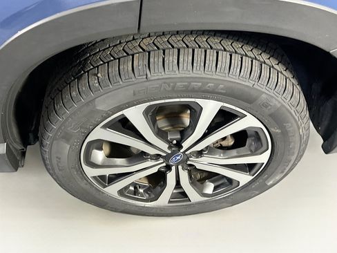 Used 2023 Subaru Forester Limited AWD/4WD image 32