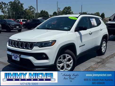 Used 2024 Jeep Compass Latitude AWD/4WD image 29