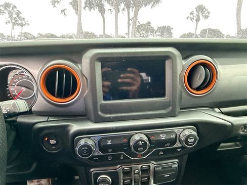 Used 2021 Jeep Gladiator Mojave w/ Auxiliary Switch Group image 16