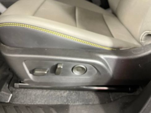 Used 2026 Chevrolet Colorado ZR2 w/ Technology Package AWD/4WD image 21