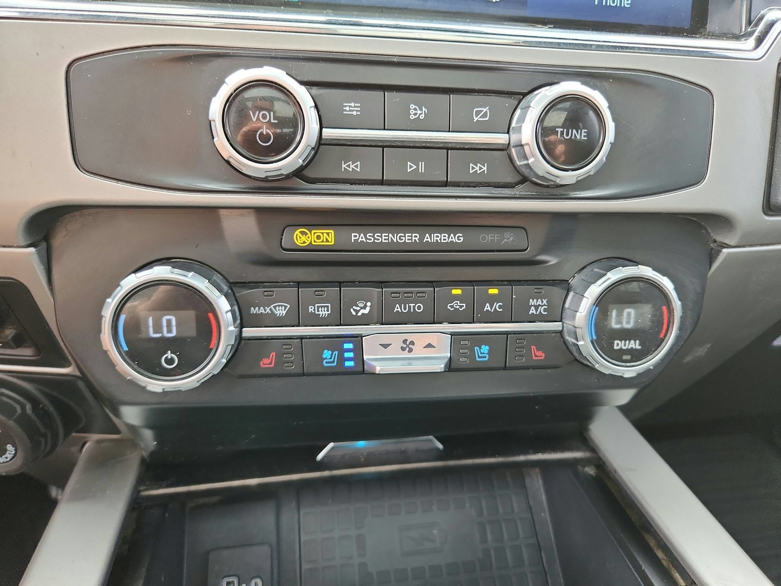 Used 2022 Ford F250 Lariat w/ Lariat Ultimate Package AWD/4WD image 22