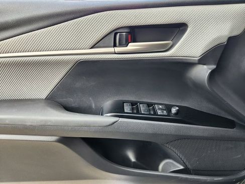 Used 2025 Toyota Camry SE w/ Convenience Package image 22