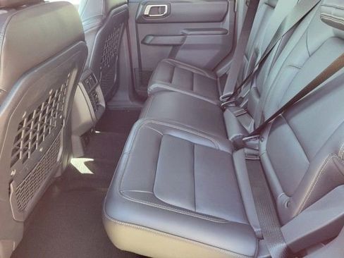 New 2025 Ford Bronco Badlands AWD/4WD image 8