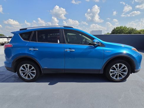 Used 2017 Toyota RAV4 Limited AWD/4WD image 6