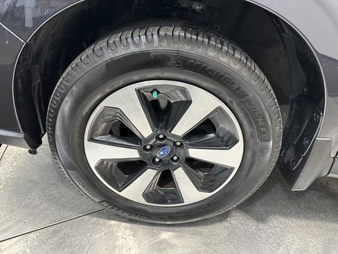 Used 2017 Subaru Forester 2.5i w/ Alloy Wheel Package image 11