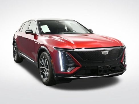 Used 2025 Cadillac Lyriq Sport AWD/4WD image 7
