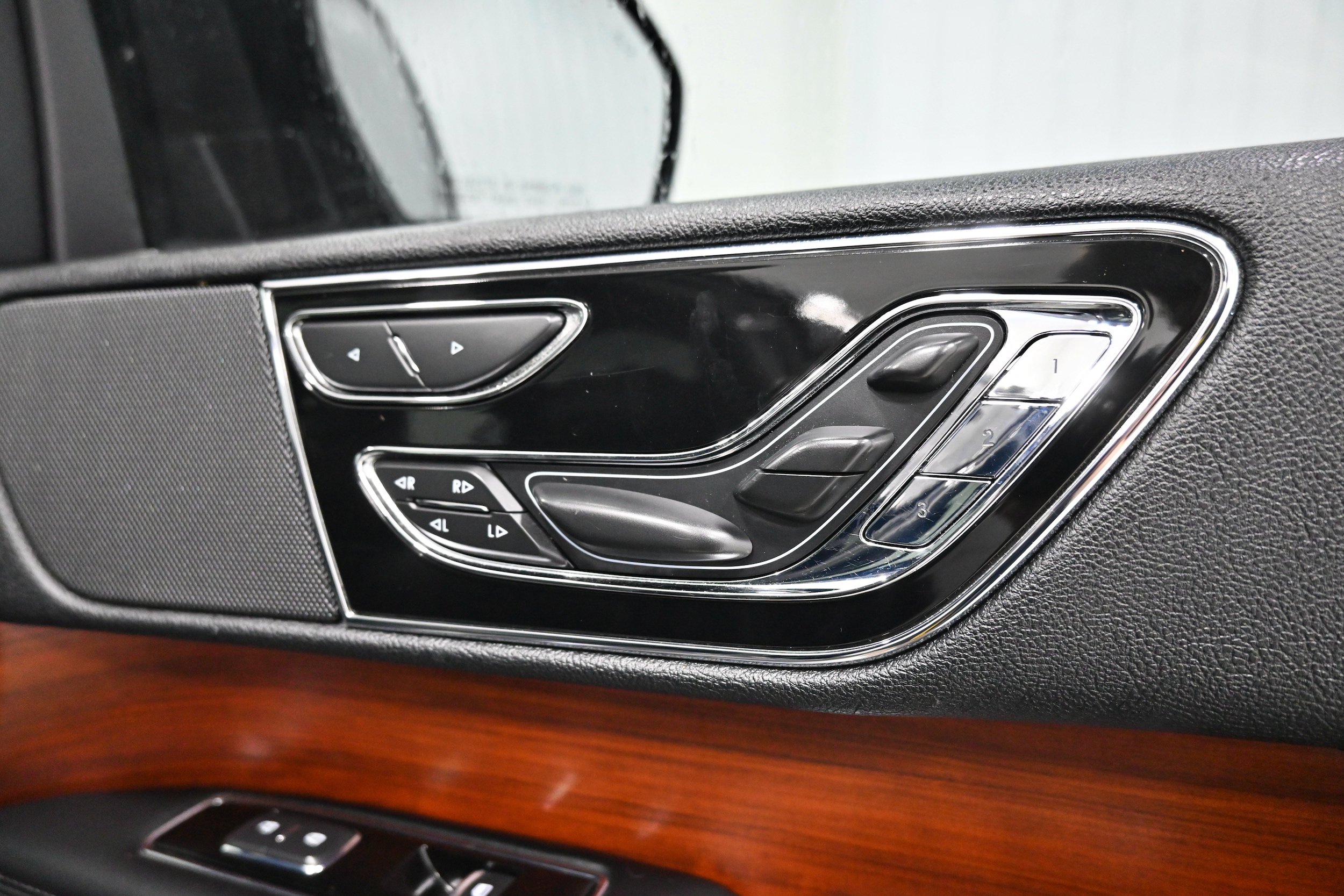 Used 2021 Lincoln Navigator Reserve AWD/4WD image 31