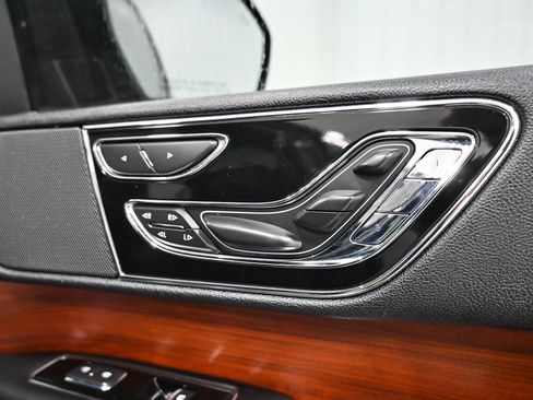 Used 2021 Lincoln Navigator Reserve AWD/4WD image 31