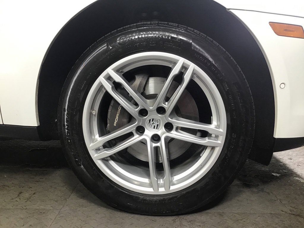 Certified 2023 Porsche Macan Turbo AWD/4WD image 14