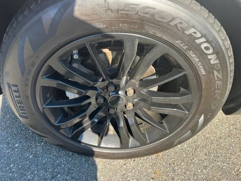 Used 2019 Land Rover Range Rover Sport HSE AWD/4WD image 13