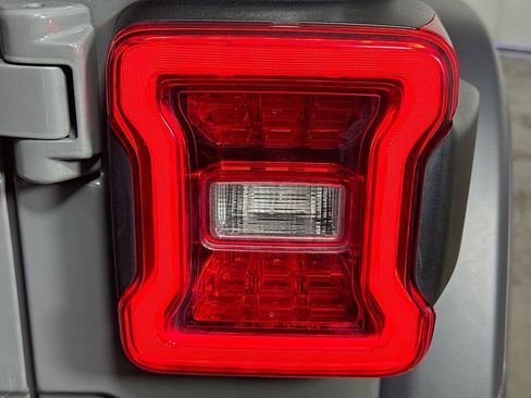 Used 2019 Jeep Wrangler Unlimited Rubicon image 31