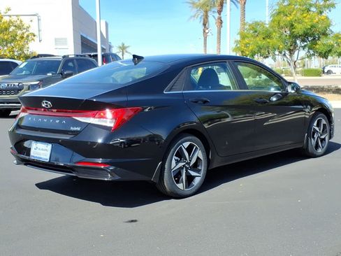 Used 2023 Hyundai Elantra Limited image 7
