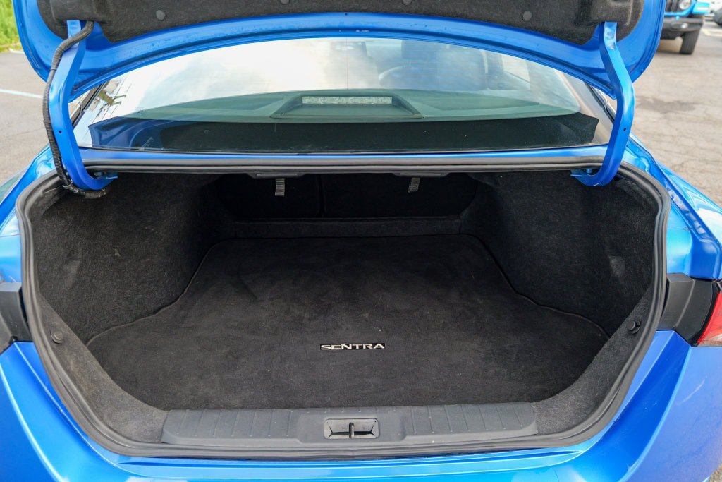 Used 2023 Nissan Sentra SR w/ SR Premium Package FWD image 59