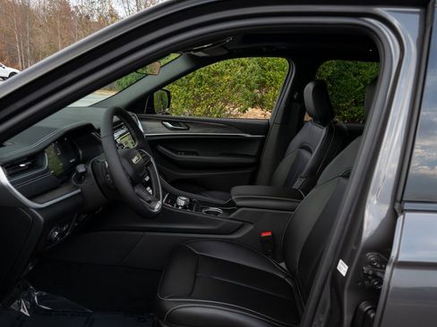 New 2025 Jeep Grand Cherokee L Limited image 14