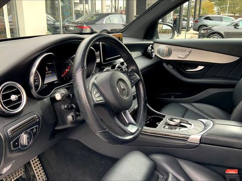 Used 2019 Mercedes-Benz GLC 300 4MATIC image 16