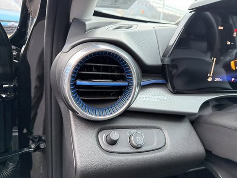 New 2026 Chevrolet Trax LT image 17