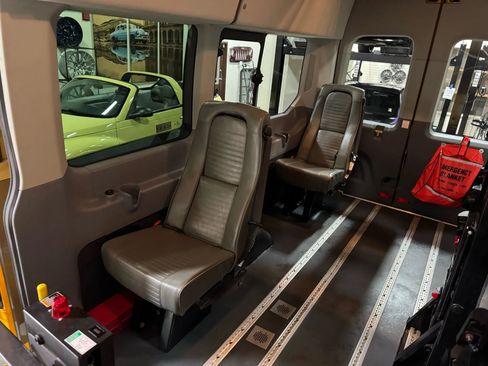 Used 2019 Ford Transit 350 XL image 44