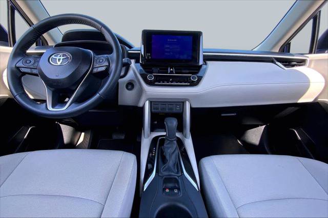 Certified 2025 Toyota Corolla Cross LE FWD image 15
