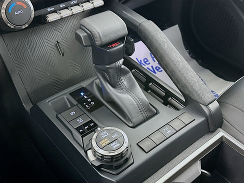 Used 2025 Toyota Tacoma TRD Off-Road image 16