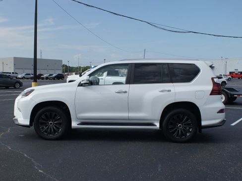 Used 2021 Lexus GX 460 Luxury w/ Sport Design Package AWD/4WD image 14
