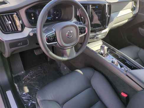 New 2026 Volvo XC60 B5 Plus w/ Climate Package image 9