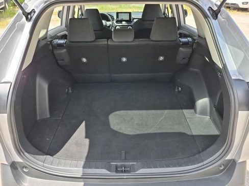 Used 2025 Toyota RAV4 LE AWD/4WD image 28